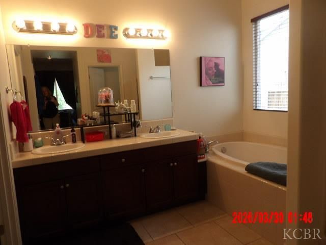 692 Firenze Street, Lemoore, CA 93245