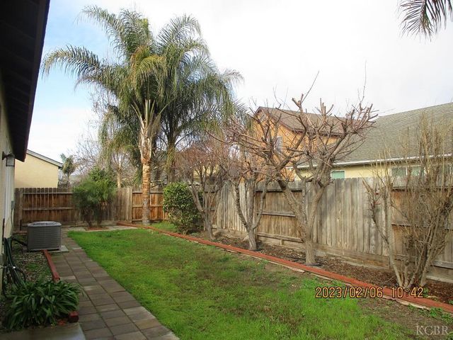 692 Firenze Street, Lemoore, CA 93245