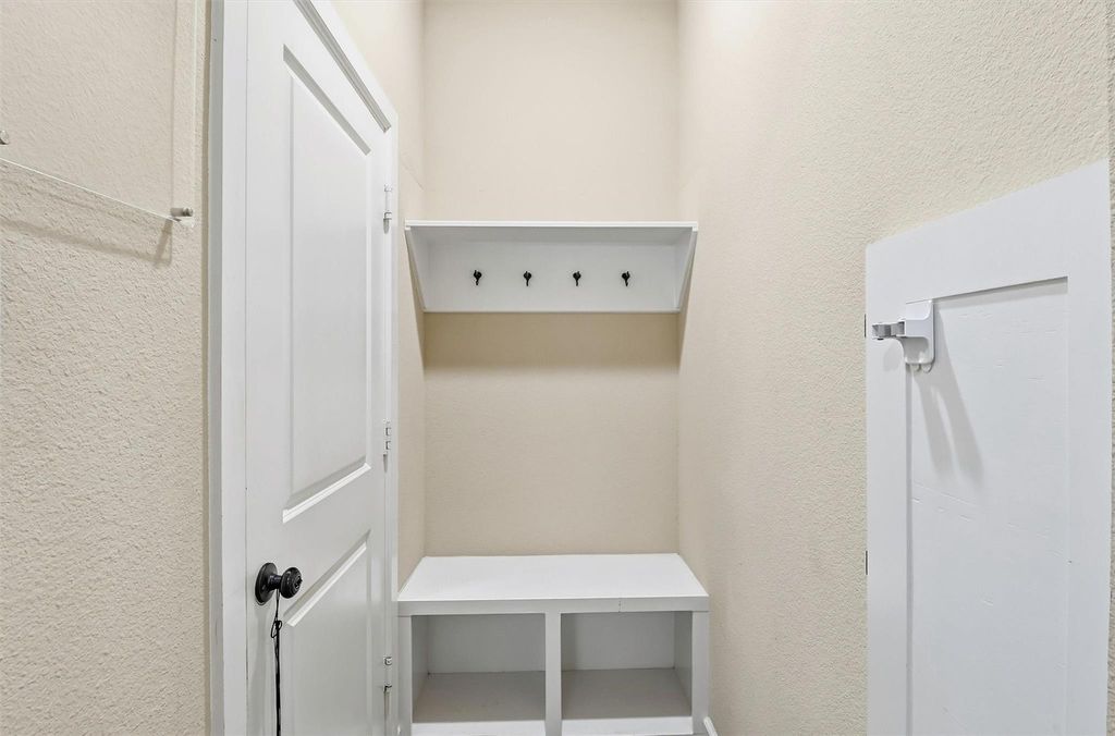 Image 8 of property listing at 26202 Rustic Ranch Lane, Katy, TX 77494