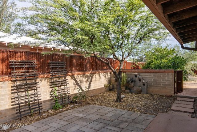 3581 E Seneca Street, Tucson, AZ 85716
