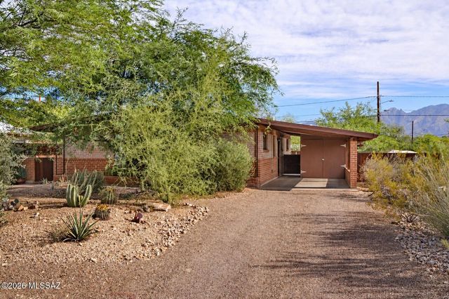 3581 E Seneca Street, Tucson, AZ 85716