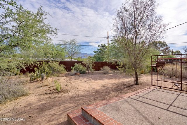 3581 E Seneca Street, Tucson, AZ 85716