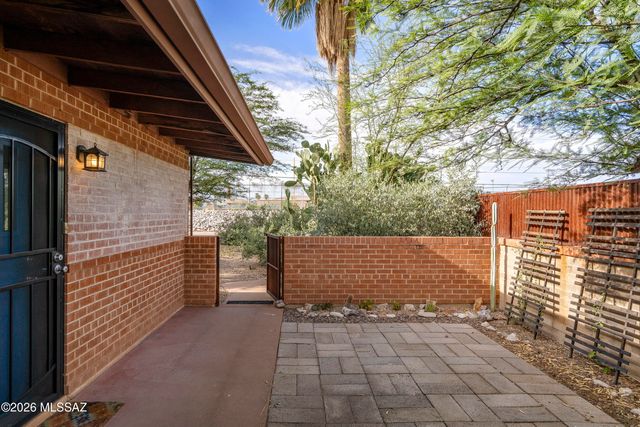 3581 E Seneca Street, Tucson, AZ 85716