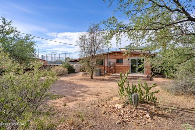 3581 E Seneca Street, Tucson, AZ 85716