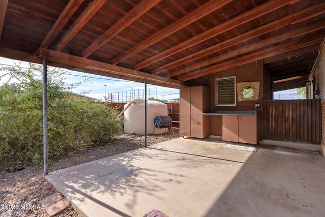 3581 E Seneca Street, Tucson, AZ 85716