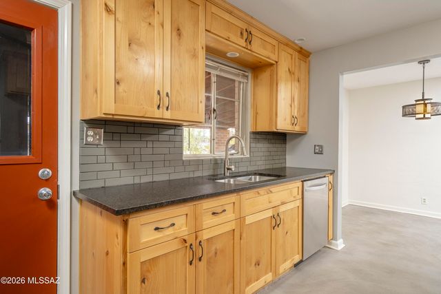 3581 E Seneca Street, Tucson, AZ 85716