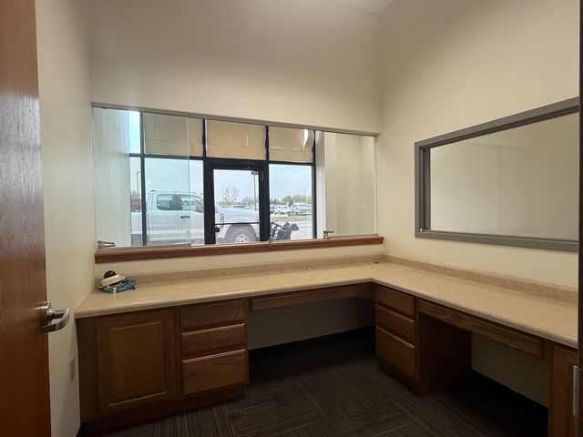 2660 E 53RD Street 1, Davenport, IA 52807