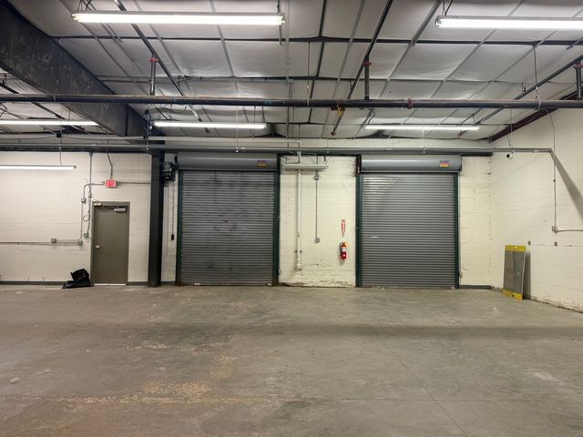 2660 E 53RD Street 1, Davenport, IA 52807