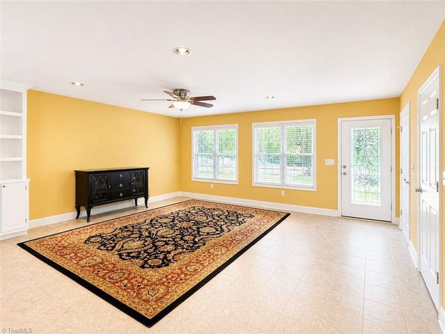 858 George Murphy Road, Winston-salem, NC 27107