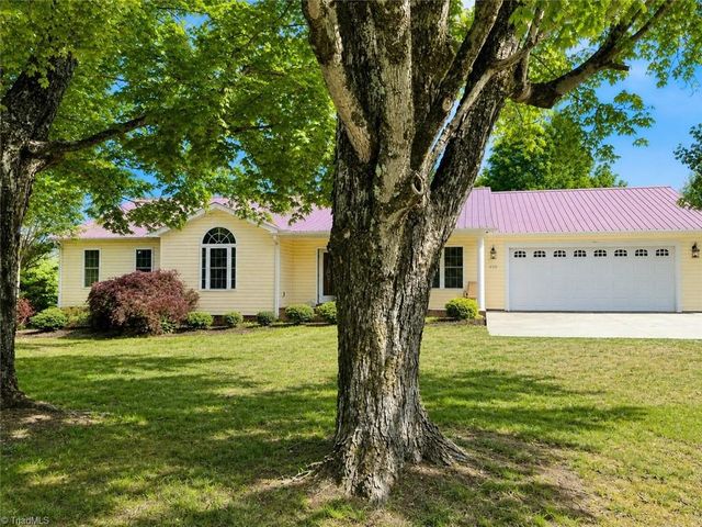 858 George Murphy Road, Winston-salem, NC 27107
