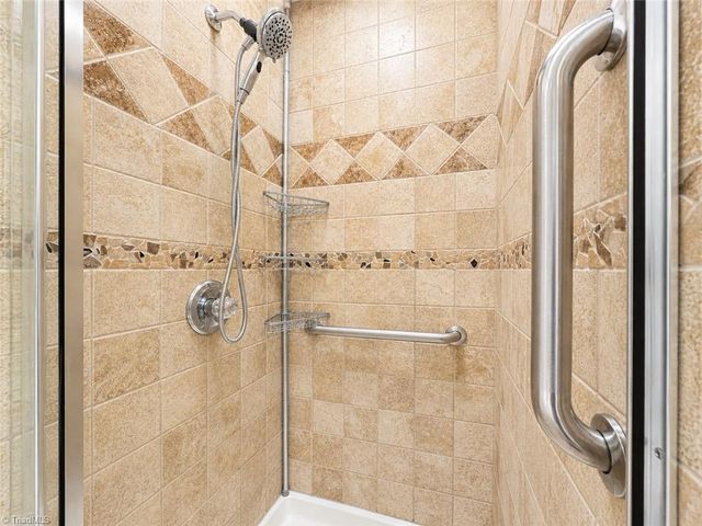 858 George Murphy Road, Winston-salem, NC 27107
