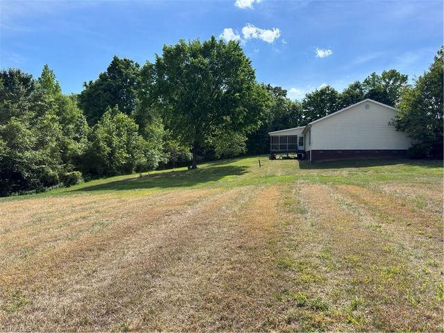 858 George Murphy Road, Winston-salem, NC 27107