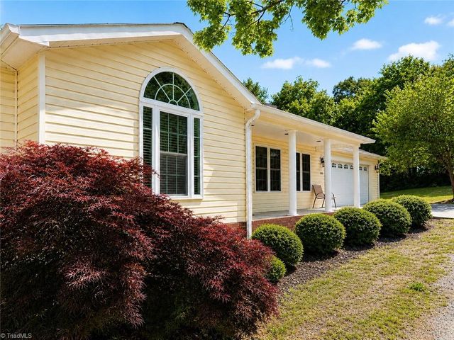 858 George Murphy Road, Winston-salem, NC 27107