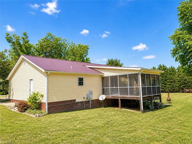 858 George Murphy Road, Winston-salem, NC 27107