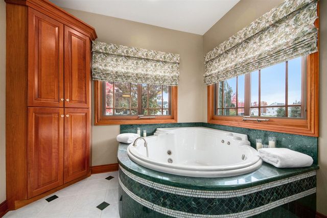 8614 24th Avenue, Jenison, MI 49428