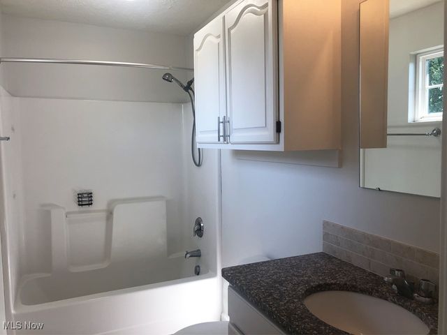 4910 Fallen Leaf Trail, Brunswick Hills, OH 44212