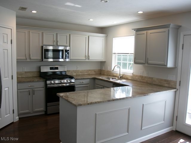 4910 Fallen Leaf Trail, Brunswick Hills, OH 44212