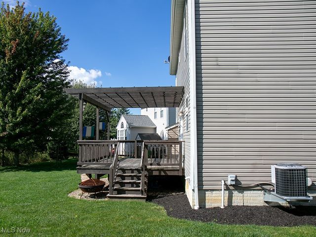 4910 Fallen Leaf Trail, Brunswick Hills, OH 44212