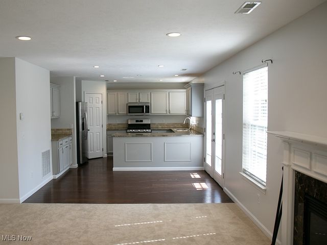 4910 Fallen Leaf Trail, Brunswick Hills, OH 44212