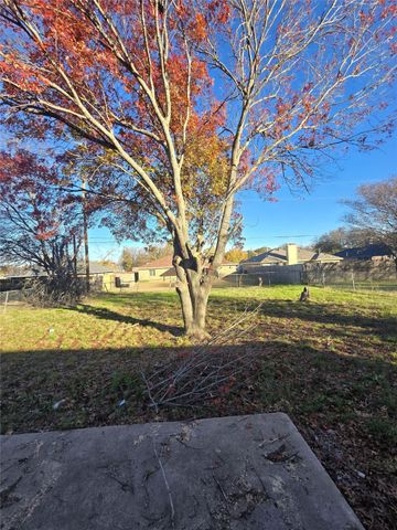 103 Mesa Moor Drive, Glenn Heights, TX 75154