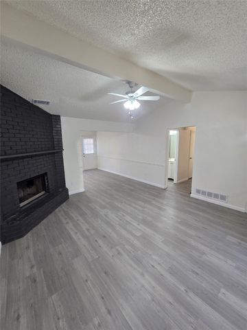 103 Mesa Moor Drive, Glenn Heights, TX 75154