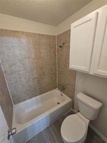 103 Mesa Moor Drive, Glenn Heights, TX 75154