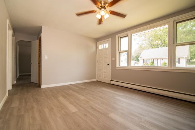 82 S Jewett Street, Manchester, NH 03103