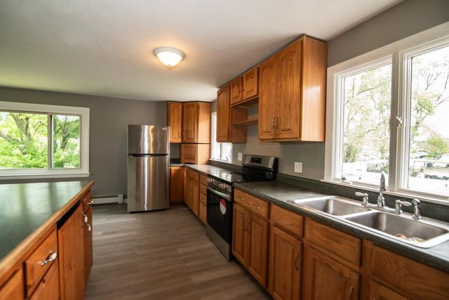 82 S Jewett Street, Manchester, NH 03103