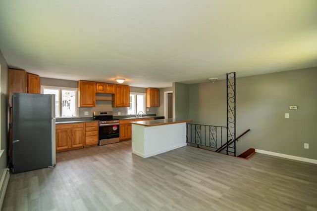 82 S Jewett Street, Manchester, NH 03103