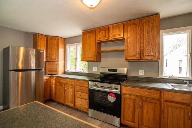 82 S Jewett Street, Manchester, NH 03103