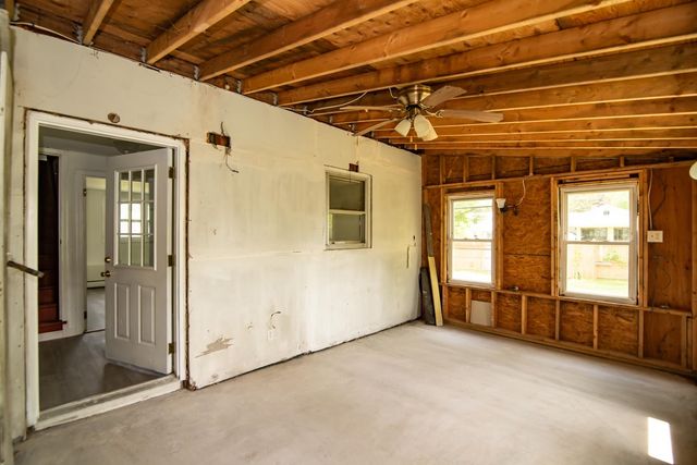 82 S Jewett Street, Manchester, NH 03103