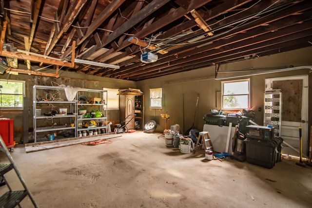 82 S Jewett Street, Manchester, NH 03103