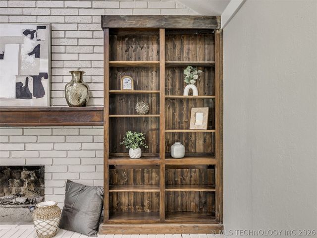 826 Lynwood Lane, Broken Arrow, OK 74011