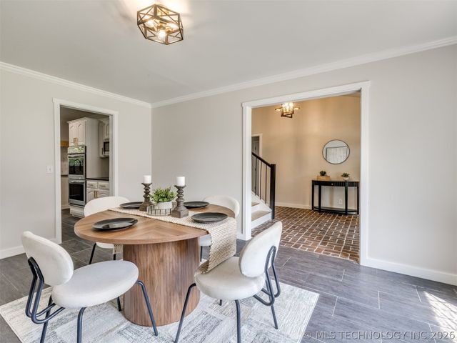 826 Lynwood Lane, Broken Arrow, OK 74011