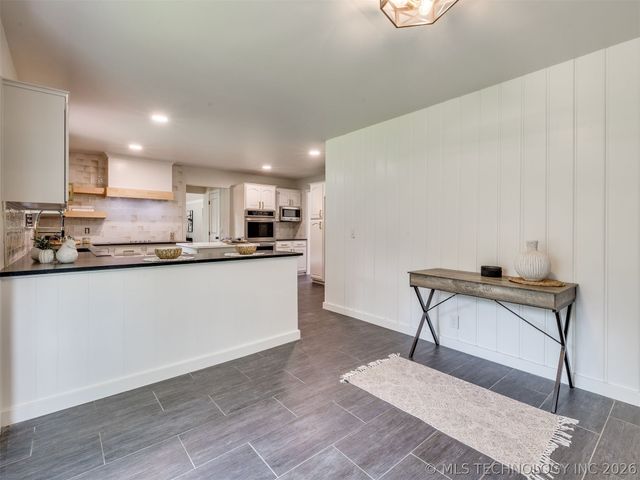 826 Lynwood Lane, Broken Arrow, OK 74011