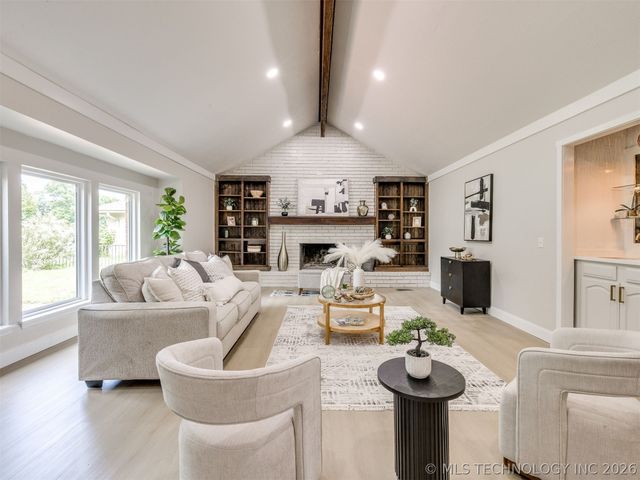 826 Lynwood Lane, Broken Arrow, OK 74011