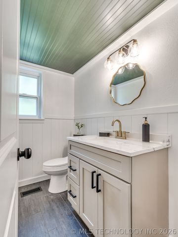826 Lynwood Lane, Broken Arrow, OK 74011