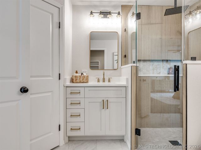 826 Lynwood Lane, Broken Arrow, OK 74011