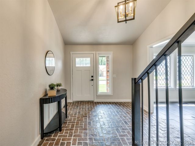 826 Lynwood Lane, Broken Arrow, OK 74011