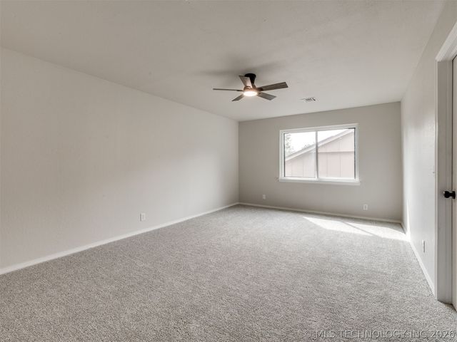826 Lynwood Lane, Broken Arrow, OK 74011