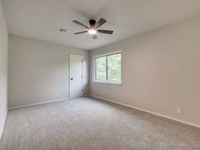 826 Lynwood Lane, Broken Arrow, OK 74011