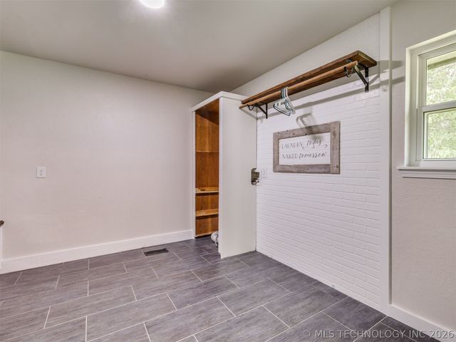 826 Lynwood Lane, Broken Arrow, OK 74011
