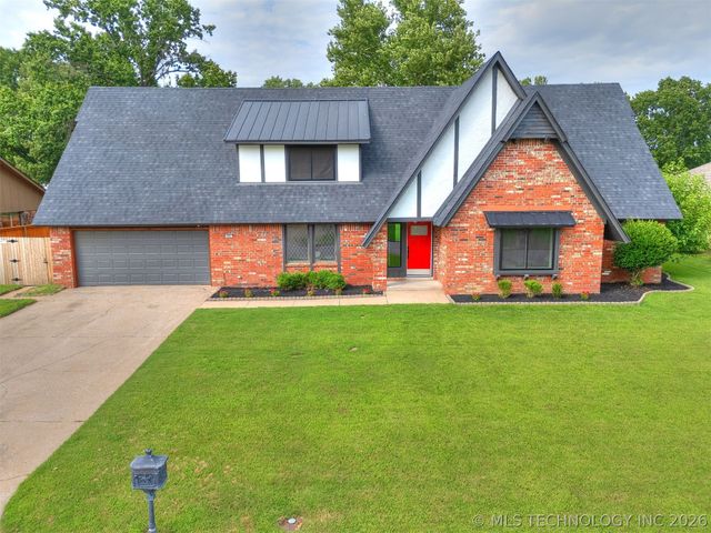 826 Lynwood Lane, Broken Arrow, OK 74011