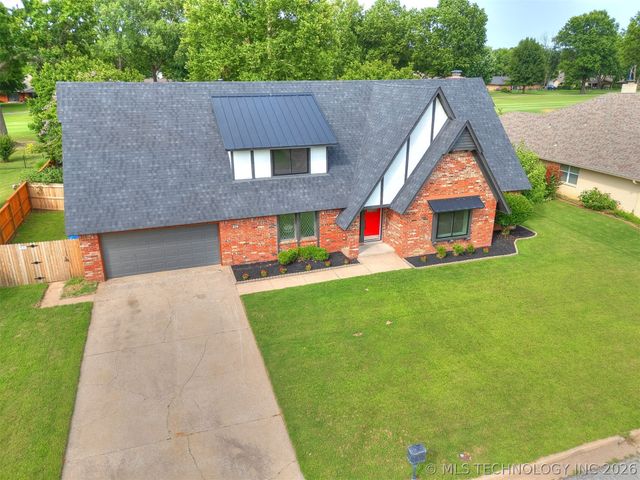 826 Lynwood Lane, Broken Arrow, OK 74011