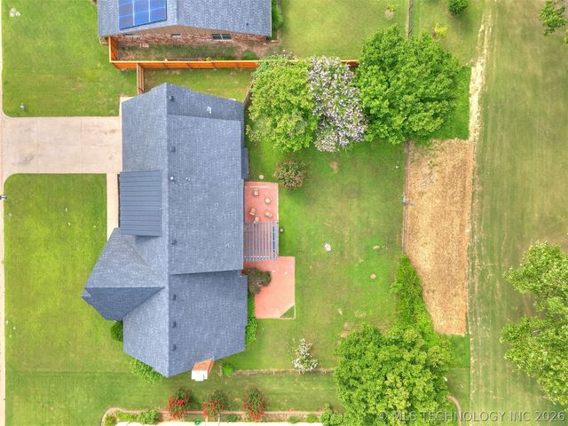 826 Lynwood Lane, Broken Arrow, OK 74011