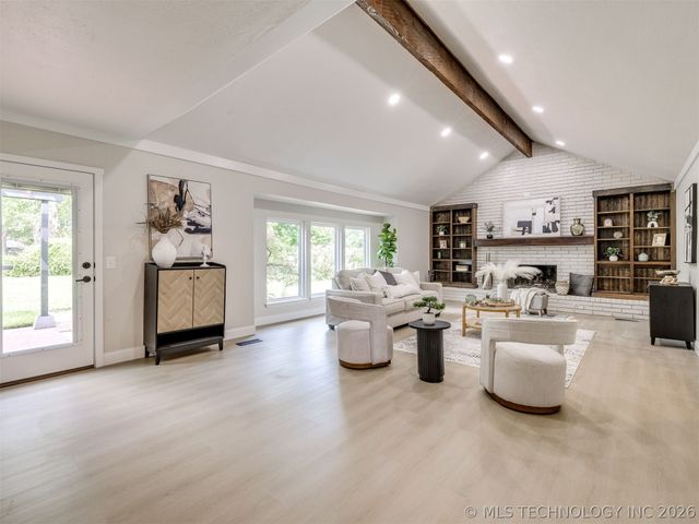 826 Lynwood Lane, Broken Arrow, OK 74011