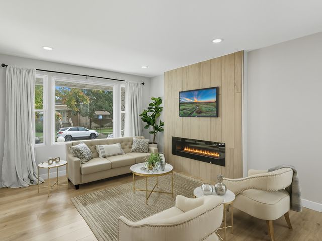 8442 S Kingston Avenue, Chicago, IL 60617