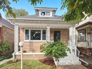 8442 S Kingston Avenue, Chicago, IL 60617