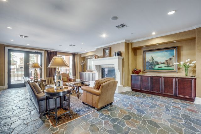 8616 Turtle Creek Boulevard 319, Dallas, TX 75225