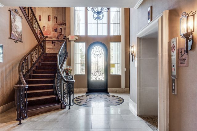 8616 Turtle Creek Boulevard 319, Dallas, TX 75225